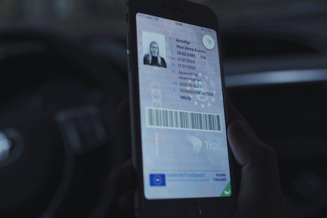 Občanka a řidičák v telefonu? Už brzy je tam nahrajeme podobně jako platební karty