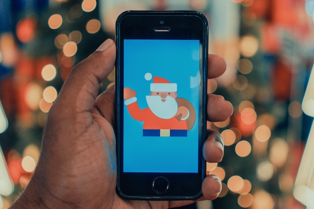 Jak jsme využívali mobilní telefony na Štědrý den a na Silvestra?