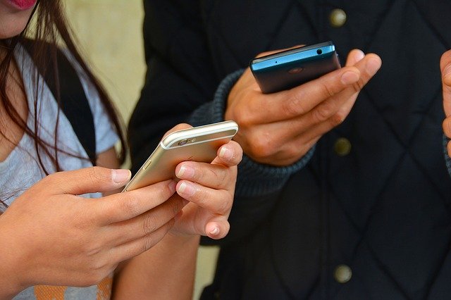O2 nabízí obcím rozesílku informačních SMS zdarma