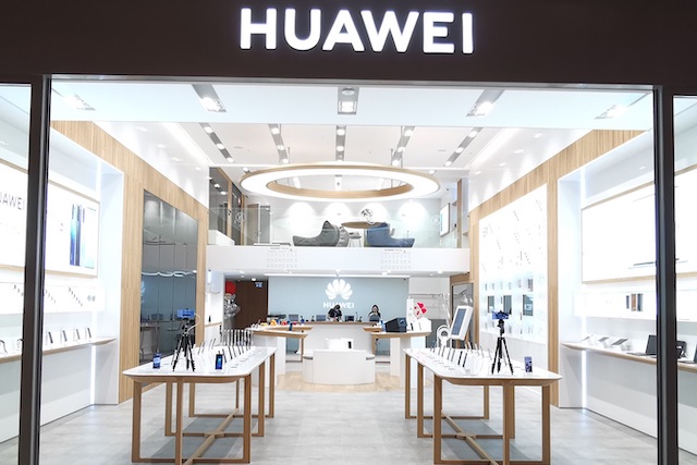USA umožní firmám omezeně spolupracovat s Huawei