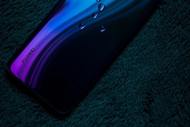 Bude Huawei bez displejů? Dodavatelé s ním rozvázali spolupráci