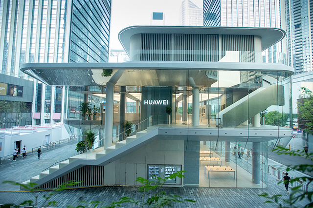 Spojené státy plánují zmírnit sankce proti Huawei