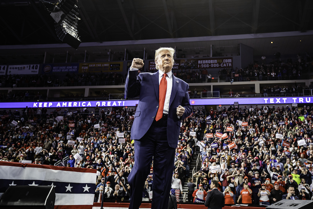 Trump do 3 měsíců spustí vlastní sociální síť