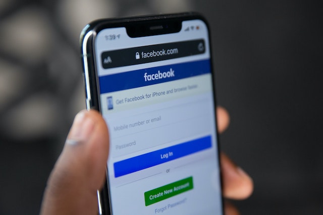 Facebook zakáže sdílení textů, které si uživatelé neotevřeli