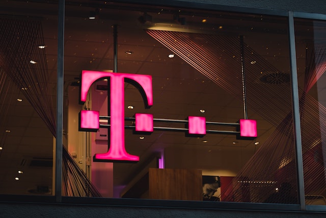 Útočníci odcizili údaje desítek milionů lidí z databáze T-Mobile US