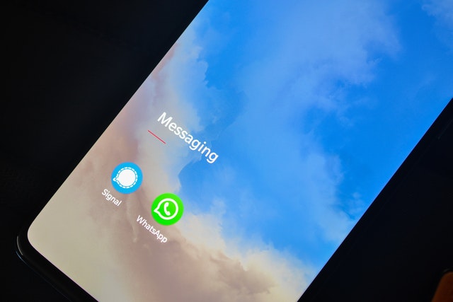 Miliony uživatelů přešly kvůli výpadku z WhatsAppu na Telegram a Signal
