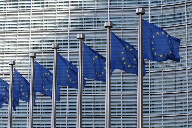 Evropští poslanci nastavili pravidla pro velké technologické společnosti