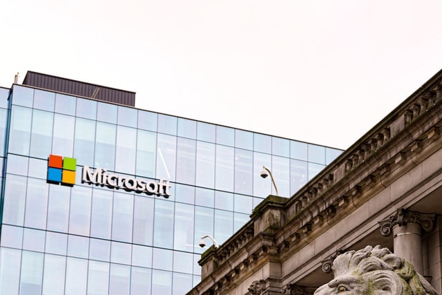 Microsoft pomáhá Ukrajině čelit kybernetickým útokům
