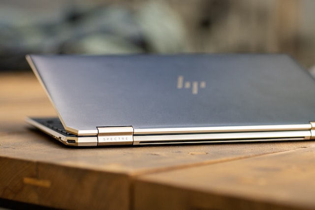 Warren Buffett koupil 11% podíl v HP, cena akcií výrazně vzrostla