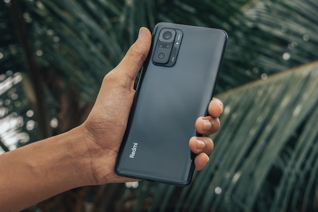 Redmi odstranil nabíječku z balení telefonů