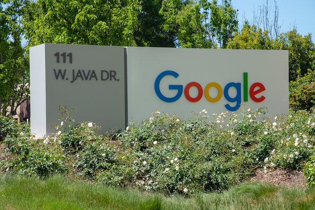 Alphabet, pod který spadá Google, zruší 12 000 pracovních míst