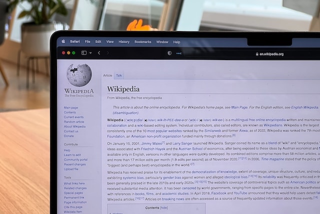 Ruský soud opět udělil pokutu Wikipedii za článek o válce na Ukrajině
