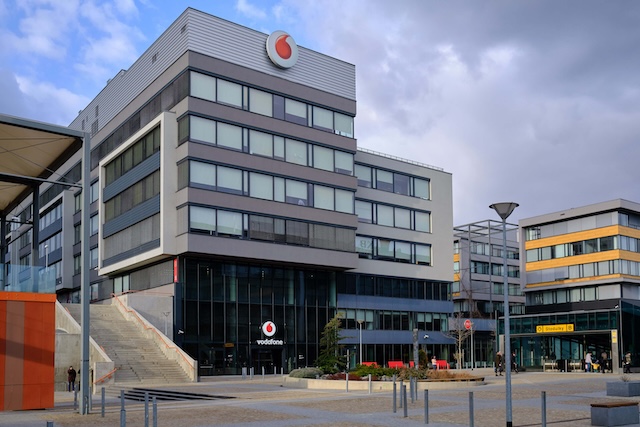 Vodafone kupuje operátora SAZKAmobil