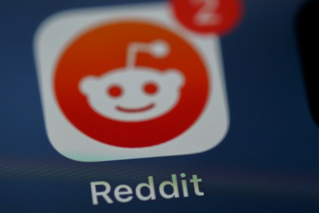 Reddit uzavřel dohodu s Googlem o licencování obsahu pro trénink AI