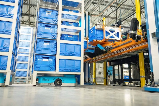 Amazon díky robotizaci skladů ušetří až 4 miliardy dolarů ročně