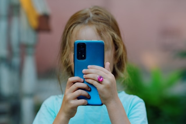 Rakousko chystá zákaz sociálních sítí pro děti mladší 14 let