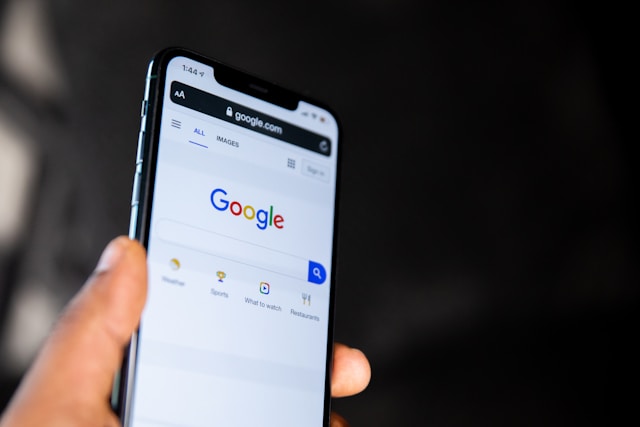 Google čelí v EU další stížnosti kvůli AI přehledům ve vyhledávání