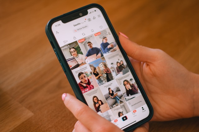 TikTok a Meta čelí v EU tlaku kvůli návykovému designu