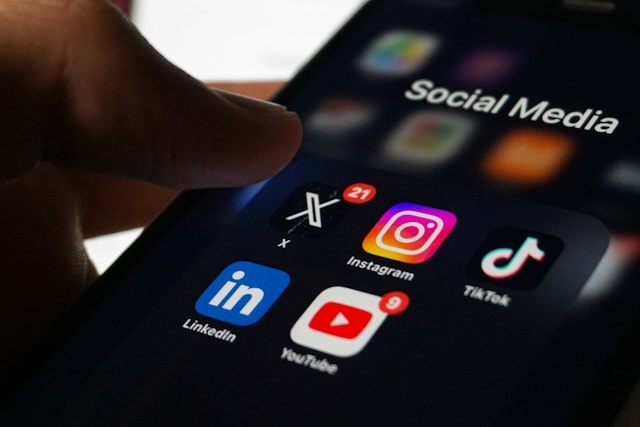 Austrálie chystá další pravidla pro sociální sítě, uživatelé si budou moci vypnout doporučování algoritmem